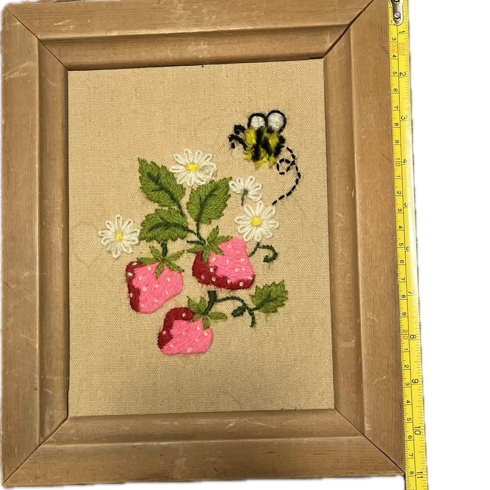 Vintage embroidery embroidered needlework 1976 bumble bee flowers strawberries